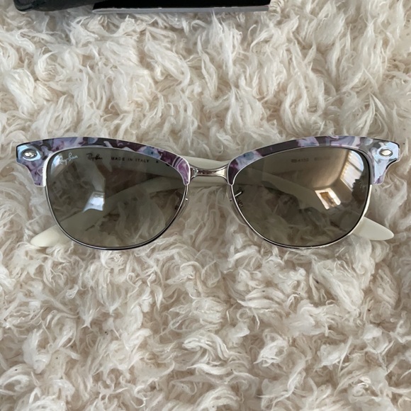 Ray Ban Women’s Clubmaster Classic RB 4132 832/32 - Picture 2 of 8
